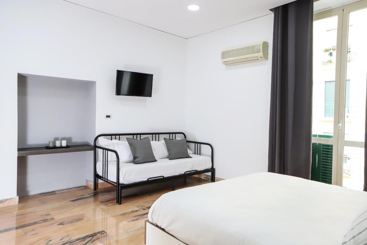 נאפולי Modern Apartment At Piazza Del Gesu' By Wonderful Italy מראה חיצוני תמונה